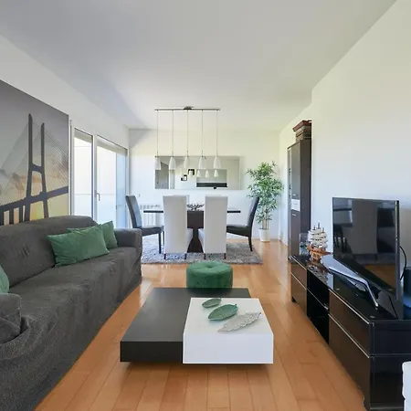 Apartamento Bridge River @ Parque Nacoes